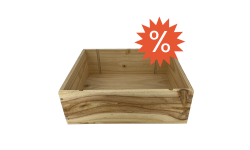 Caisse en bois vide avec logo indiquant un produit en déstockage