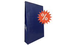 Vue de profil de la pochette cadeau bleu marine avec logo indiquant un produit en déstockage