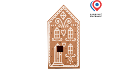 calendrier de l’avent en forme de maison en carton kraft décoré, 24 cases, impression blanche façon pain d’épices. Fabriqué en France