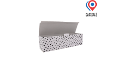 Coffret carton blanc ondulé vide destiné à accueillir une bouteille magnum, vue de face. Fabriqué en France.