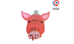 Trophée tête de cochon en carton découpé, motifs en relief. Produit en carton RSE et made in France
