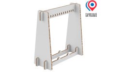 Penderie MADE IN FRANCE sur-mesure. Penderie en carton alvéolaire personnalisée, structure légère et design minimaliste, dimensions 1350 × 495 × 1300 mm.