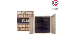 coffret carton à rabats ouvert, contenant textiles pliés avec calage intégré, personnalisation extérieure typographique